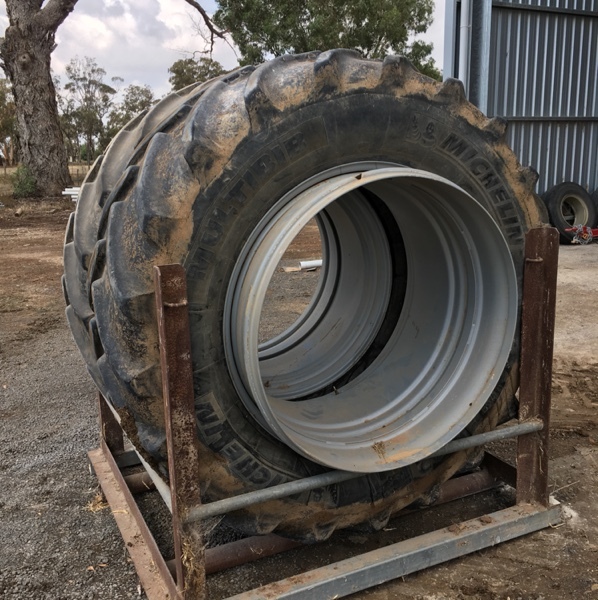 Clip On Dual Wheels Farm Tender