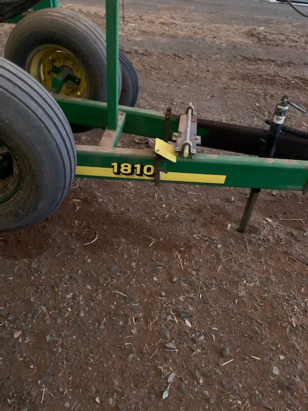 John Deere Air Seeder Bar 52ft wide with 15inch Tyne spacing Farm Tender