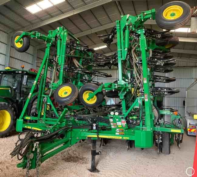 2013 John Deere 1870 Conserva Pak Airseeder Farm Tender