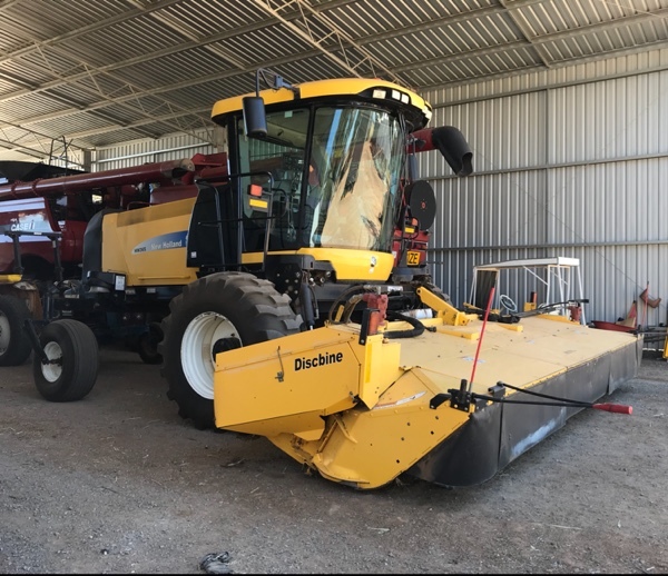 NEW HOLLAND HW365 Windrower with 18FT Discbine & 30FT Draper Front For