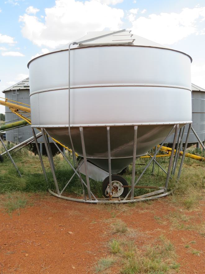 2 x HE 30 tonne Fertiliser Field Bins Farm Tender