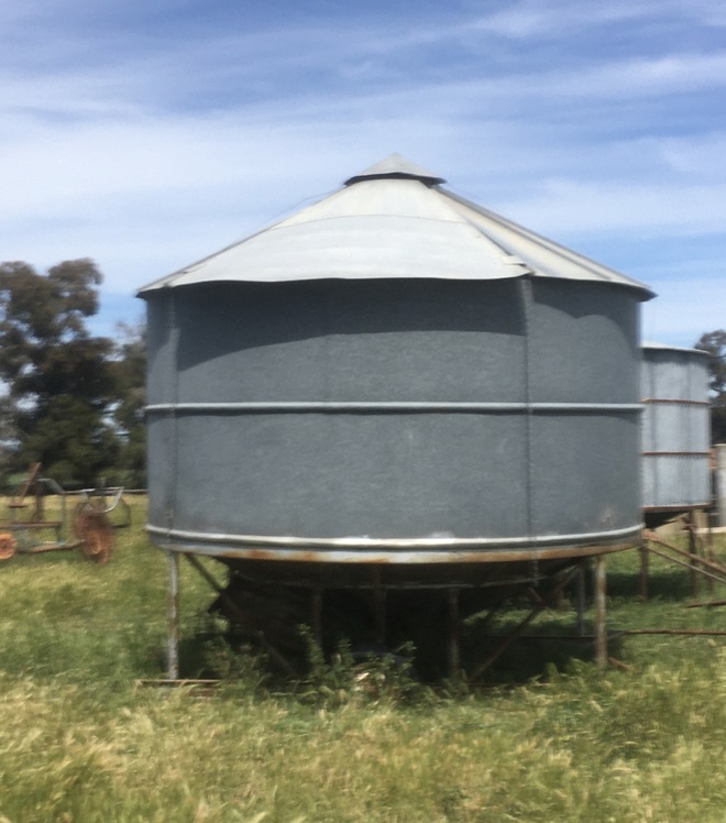 Field bins for sale. Farm Tender