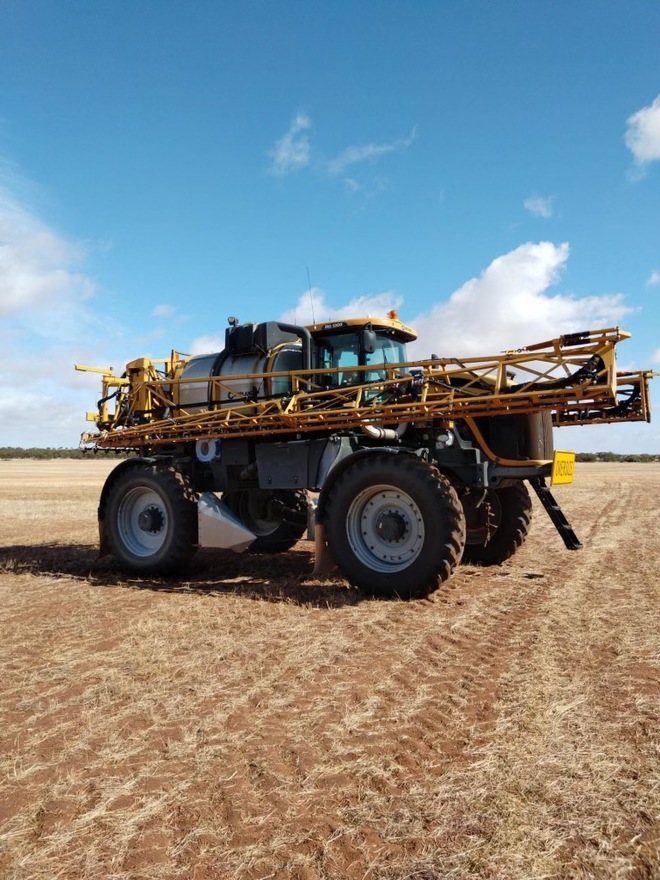2012 Rogator 1300B Self Propelled Sprayer Farm Tender