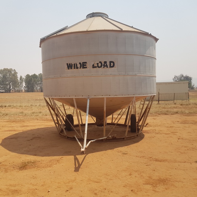 Nelson 24 mt Field Bins Farm Tender