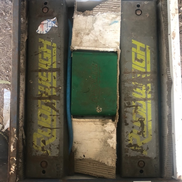 Ruddweigh scales and sheep crate with two way draft Farm Tender