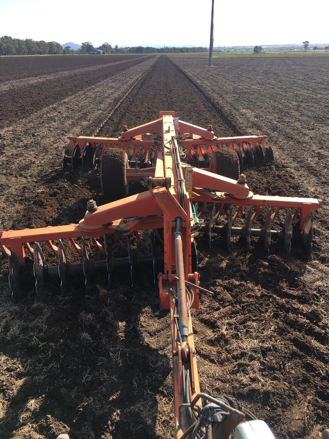 Kverneland Offset Discs Farm Tender